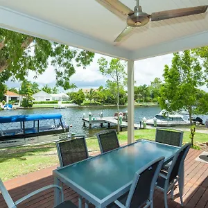 Noosa Entrance Waterfront Resort Noosaville